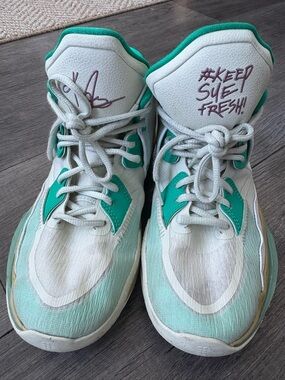 Nike Youth Kyrie Basketball shoes in seaglass